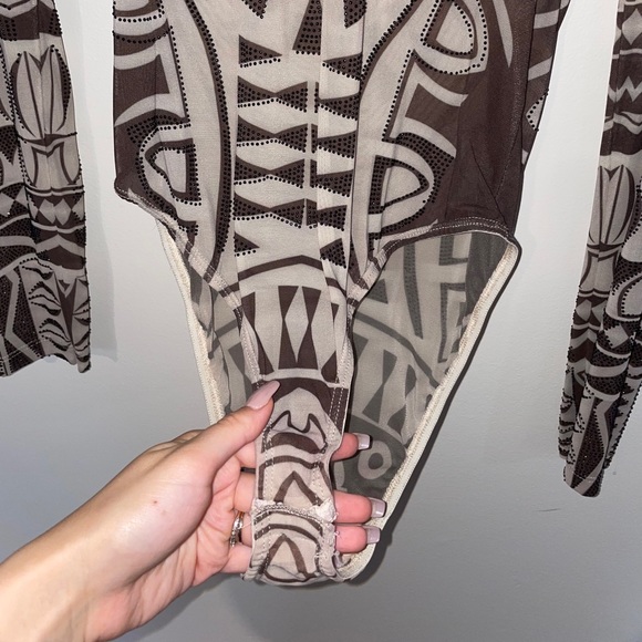 Unique Bodysuit With Rhinestones Design - Picture 5 of 7